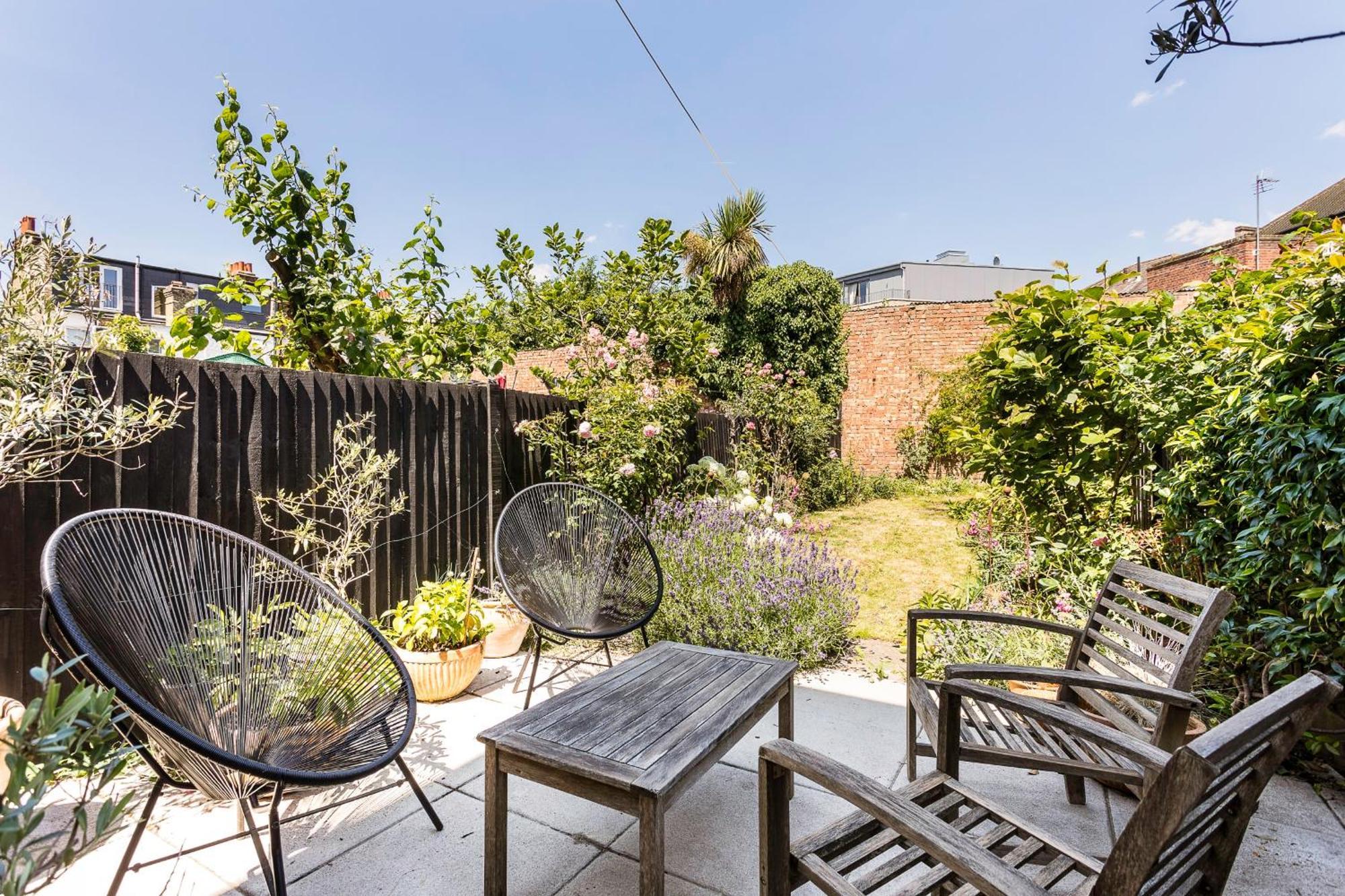 Casa vacanze Tooting's Charming Victorian Garden Hideaway *