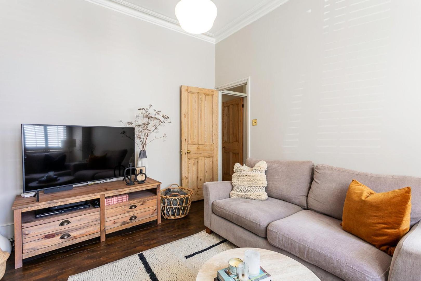 Tooting's Charming Victorian Garden Hideaway Londra